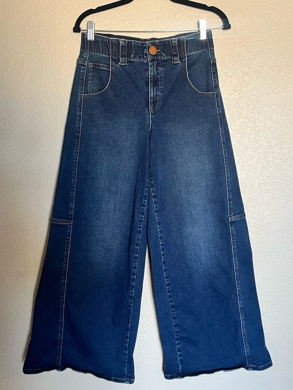 Democracy “Ab”solution® Wide-Leg / Barrel-Leg Jeans – Size 6